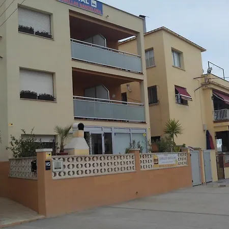 Hostal Cubelles-3